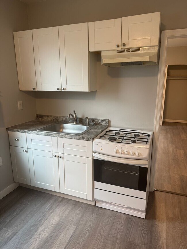 Building Photo - 52 E Washington Ave