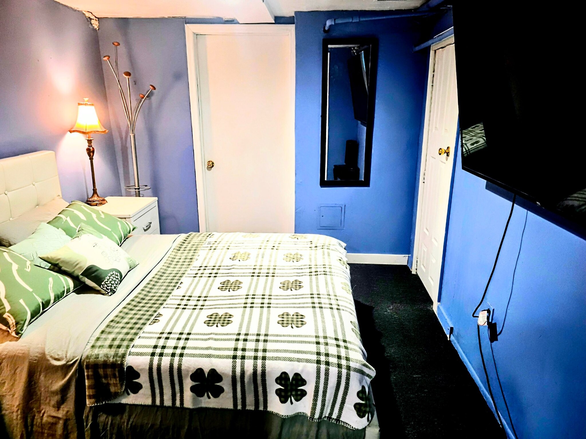 Building Photo - 913 Franklin Ave