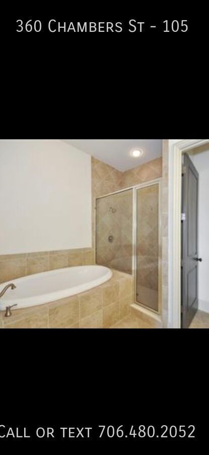 Building Photo - Stunning Upgraded 1-Bedroom, 2-Bathroom Un...