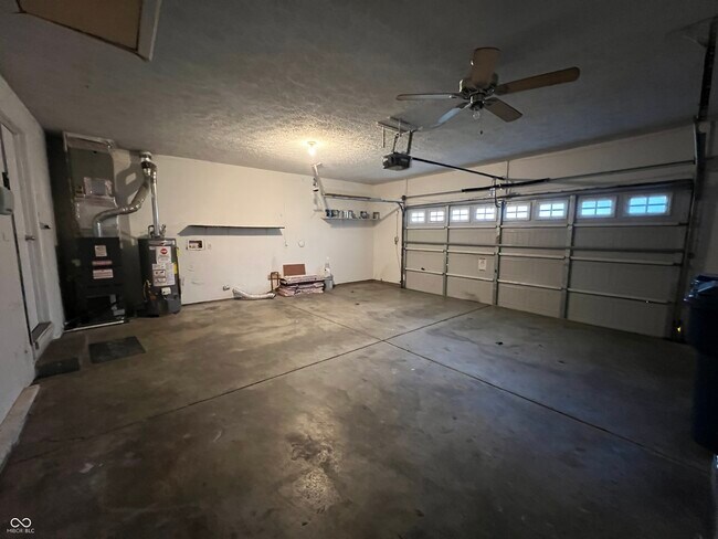 Building Photo - 4343 W Fairview Rd