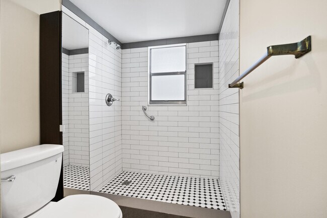 Building Photo - 3590 Via Poinciana