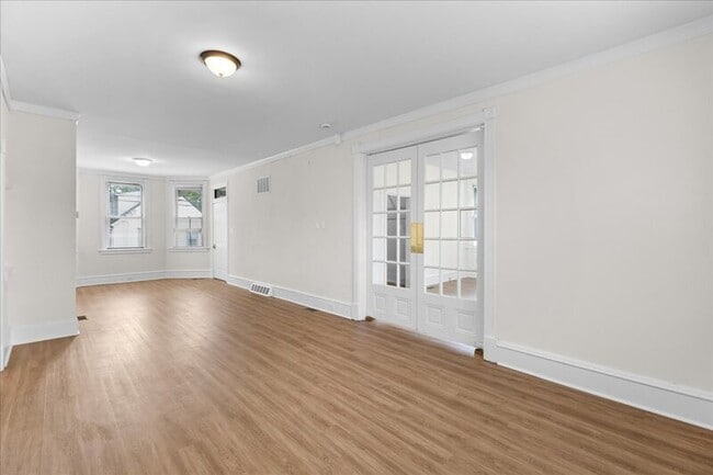 Building Photo - 265 Greenwich Ave