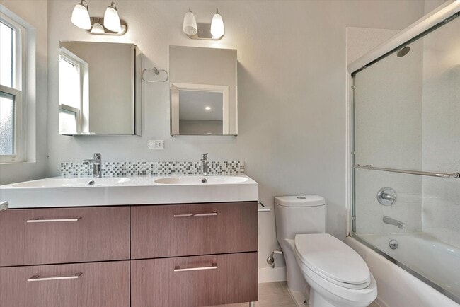 Building Photo - Modern Elegance & Effortless Style l 4BR Santa Clara Home