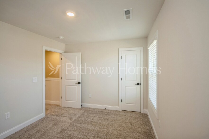 Building Photo - 138 Wembury Ln