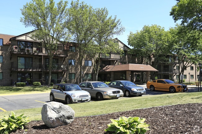 Building Photo - Laurel West End