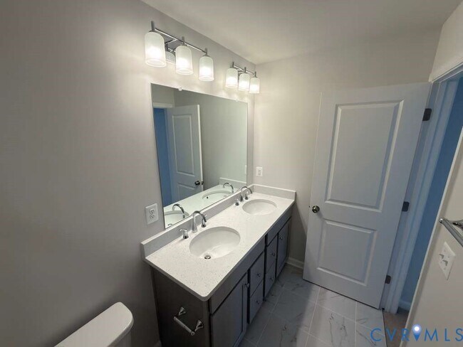 Building Photo - 435 Burden Dr