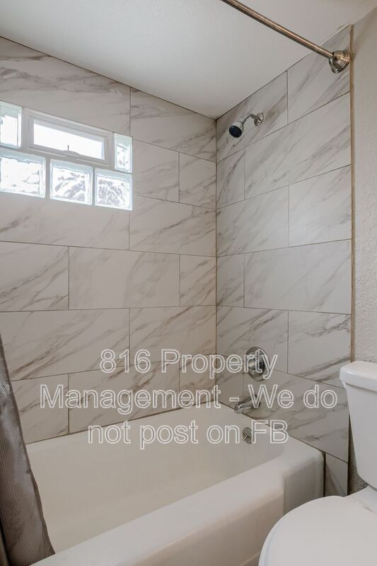 Building Photo - 708 S Logan Ave