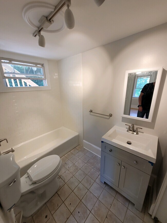 Building Photo - 63 Balm Grove Ave