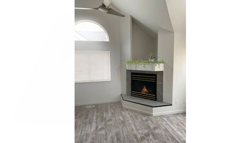 Building Photo - 2929 Ross Dr