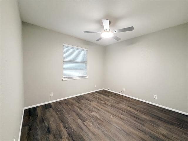 Building Photo - 549 NW Hillery St