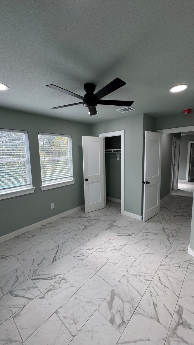 Building Photo - 169 S 10th St