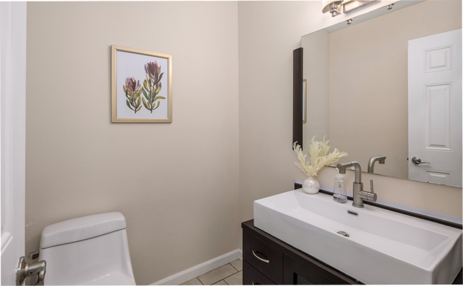 Building Photo - 25429-25213 213th Ave SE