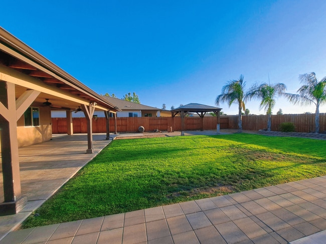 Building Photo - Move in Special: $500 Off the 1st Month's Rent – Stunning and Spacious Home – Don't Miss This!