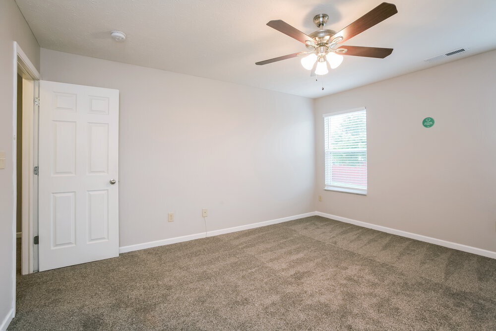 Building Photo - 2208 Rossington Ln