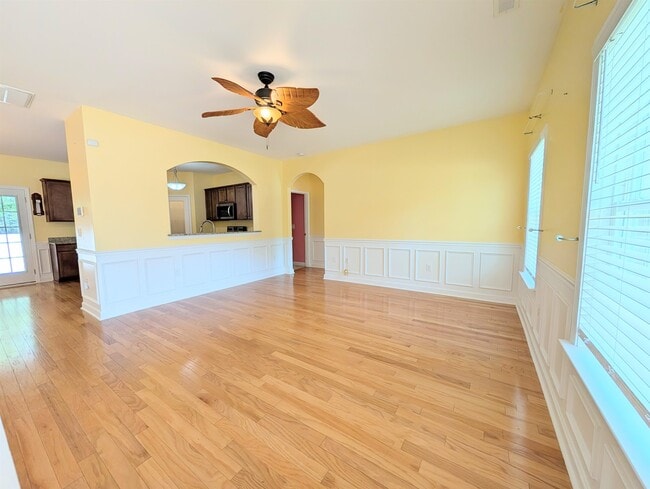 Building Photo - 244 Belclare Way