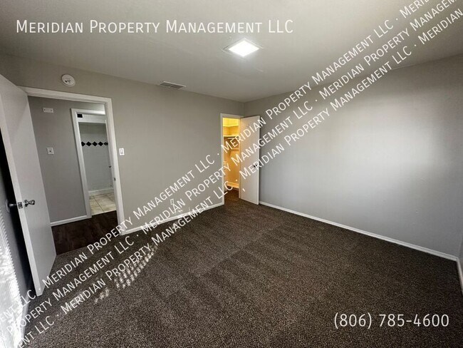 Building Photo - 2003 32nd-A