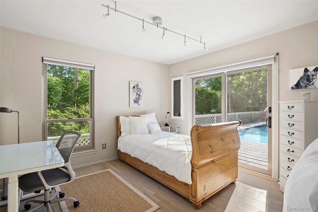 Building Photo - 11 Sandown Ct