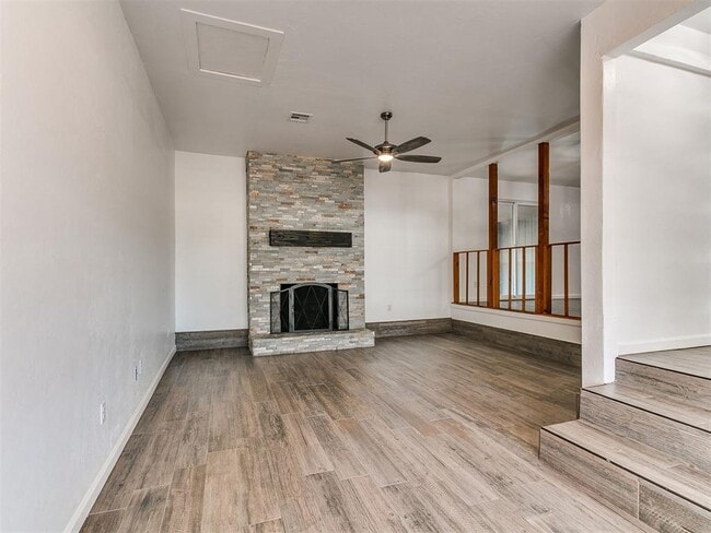 Building Photo - 816 S Santa Fe Dr