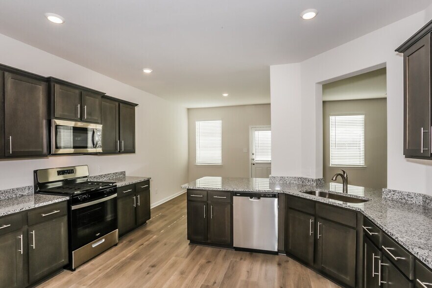 Building Photo - 1447 Reiner Dr