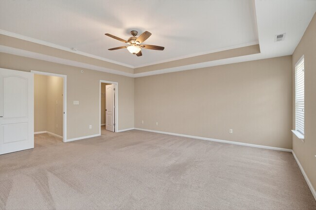 Building Photo - Beautiful 3-Bedroom Townhome in Hampton, VA | Available Sept 21