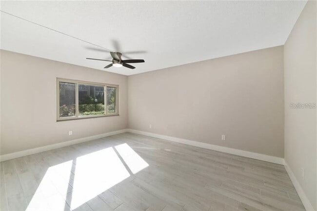 Building Photo - 13 Escondido Cir