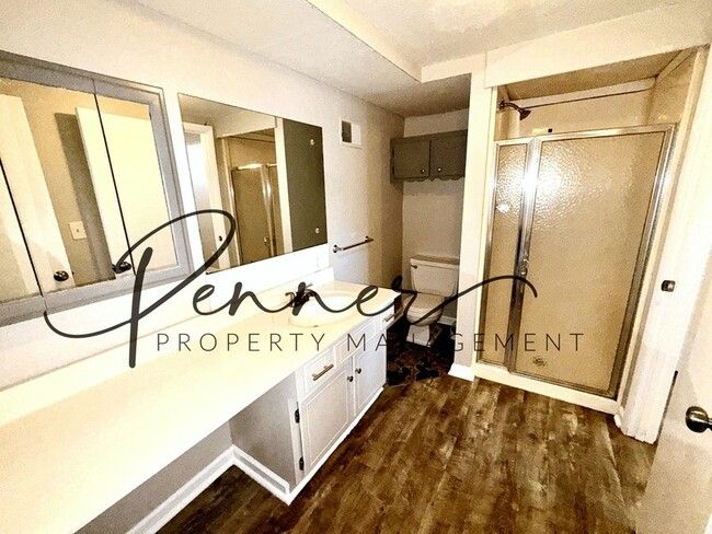 Building Photo - 1713 E T C Lea Rd