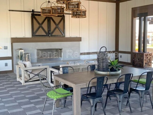 Building Photo - 13300 N 141st Ln