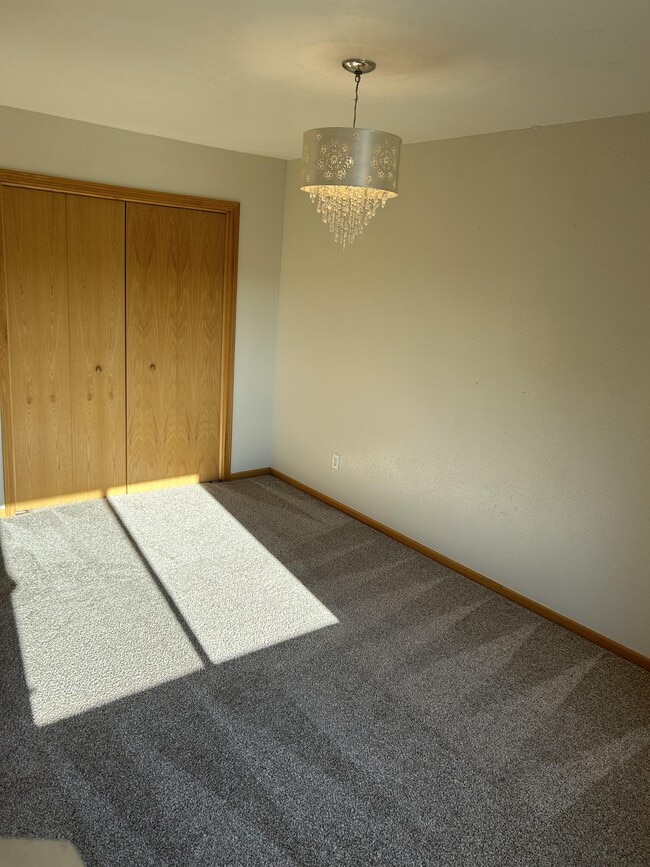 Building Photo - 3240 E Capitol Ave