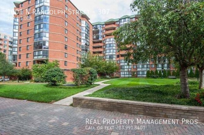 Building Photo - Pristine Ballston Condo with Sunroom- Inte...