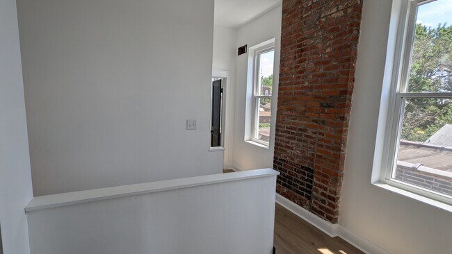 Building Photo - 3834 Wisconsin Ave