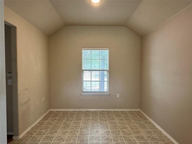 Building Photo - 7521 Cedar Edge Dr