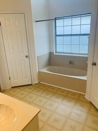 Building Photo - 3325 Danbury Ct