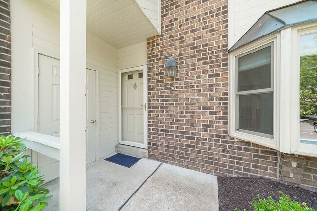 Building Photo - 3 Bed 2.5 Bath Townhome in Chesterbrook