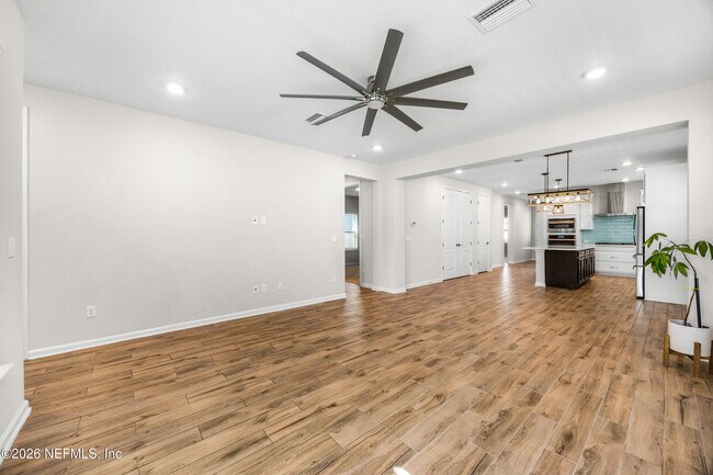 Building Photo - 73 Bluebonnet Way