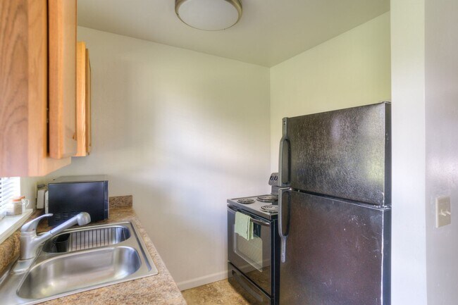 Building Photo - 2830 North Ave