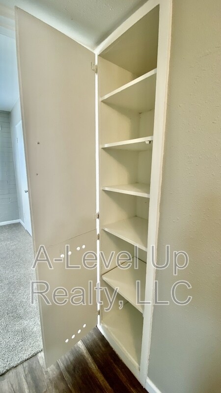 Building Photo - 3043 E Proctor Vista