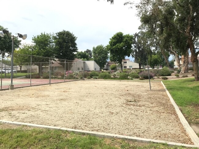 Building Photo - 3 Bedrooms, 2.5 Bath Townhome for Lease in Ontario with Water & Trash Included
