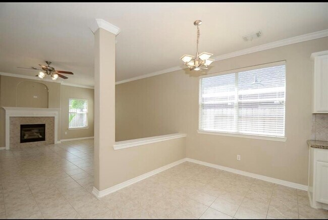 Building Photo - 210 Riverway Bluff Ln