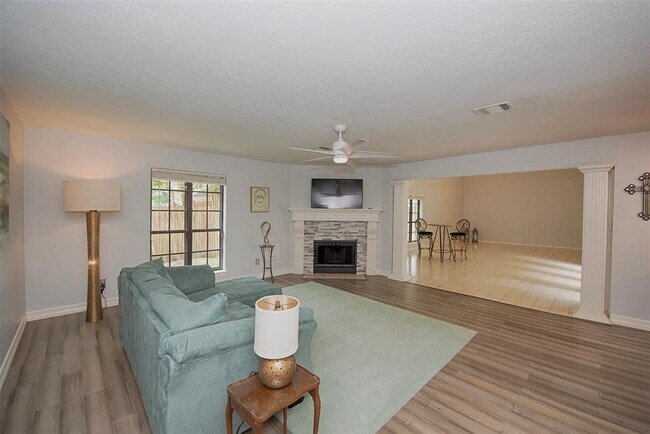 Building Photo - 2030 Cutter Dr