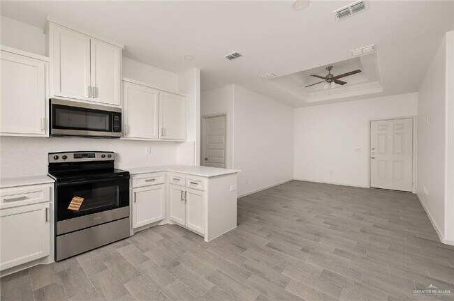 Building Photo - 2805 East Hayes Avenue