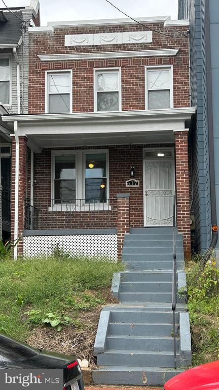 Building Photo - 617 Kennedy St NW