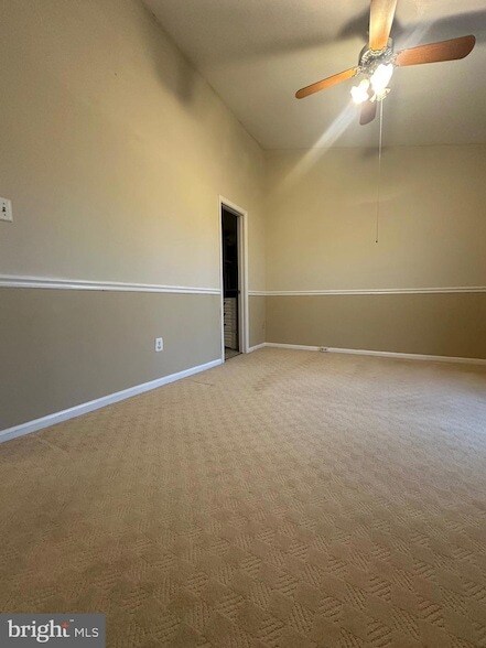 Building Photo - 326 Lancaster Square