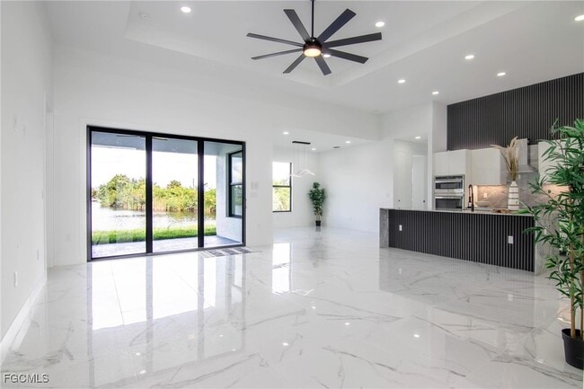 Building Photo - 829 NW 29th Ave