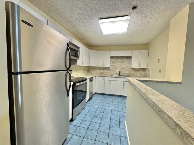 Building Photo - 24 Corey St