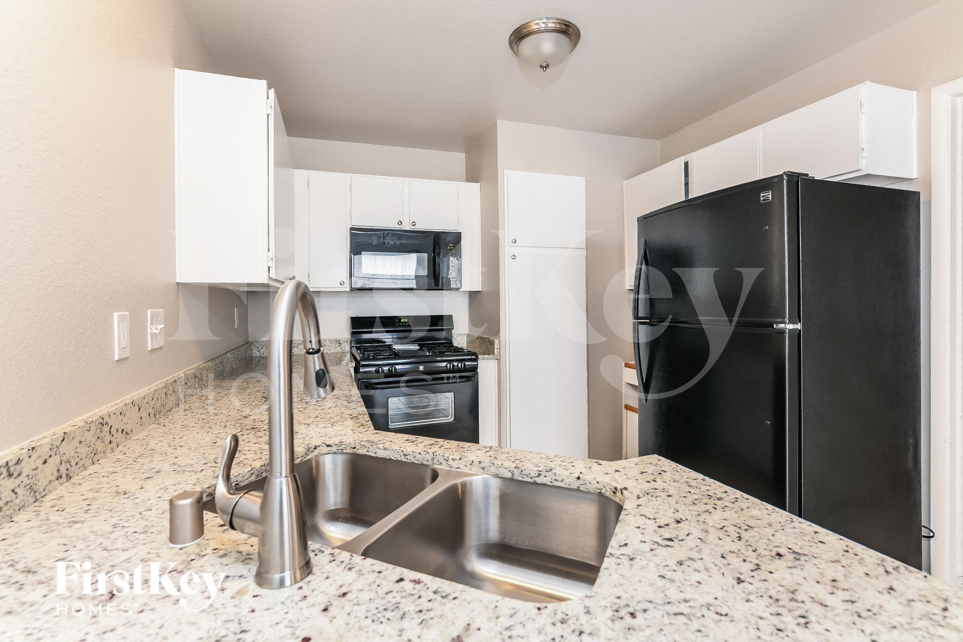 Building Photo - 71 N Christy Ln