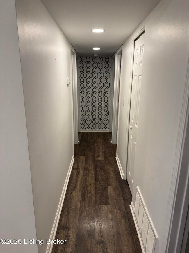 Building Photo - 3503 Dorset Rd