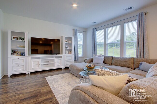 Building Photo - 357 Chapman Cir