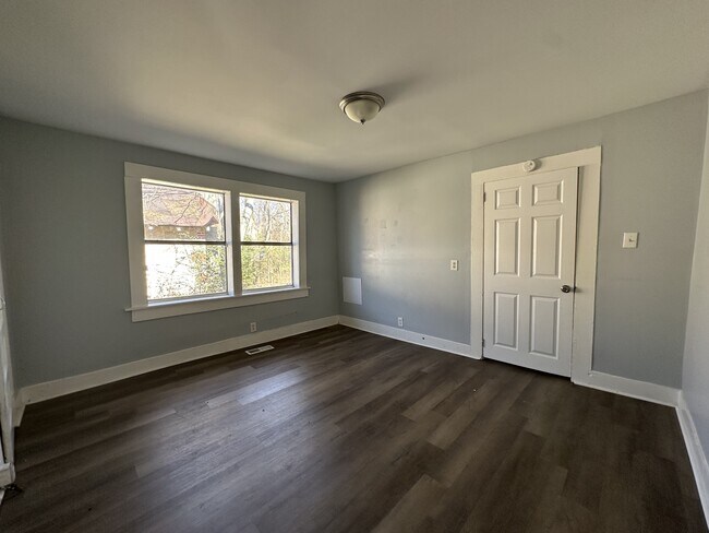 Building Photo - 5517 Sugar Ray Dr