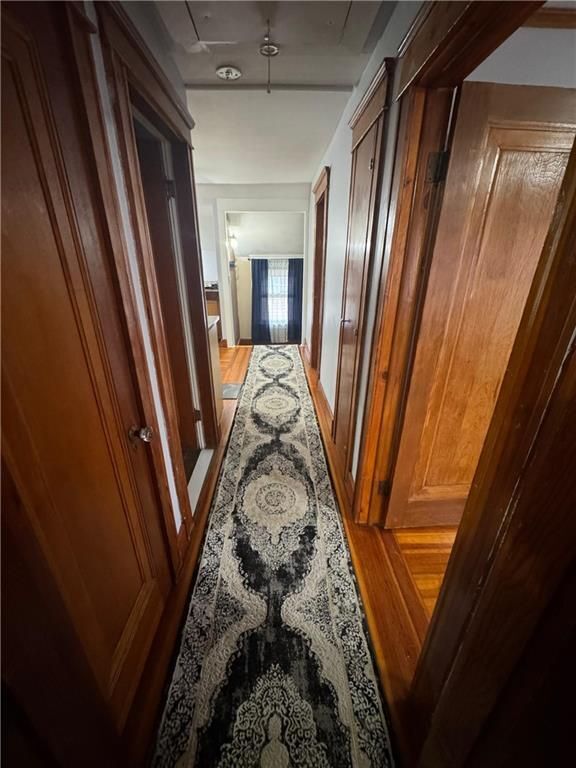 Building Photo - 2 Brook St