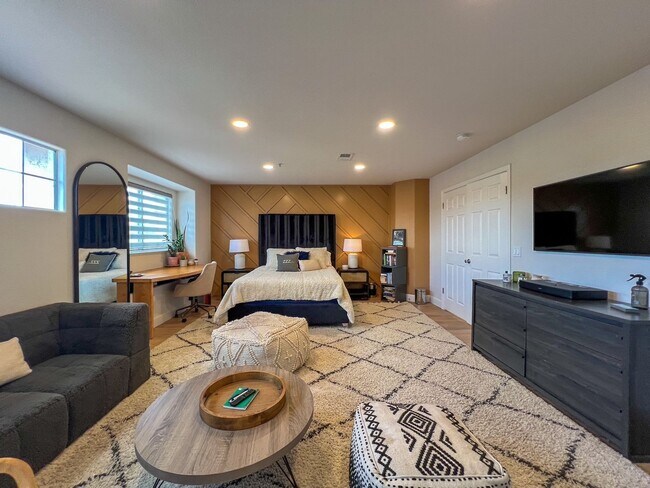 Building Photo - 35 Regatta Way